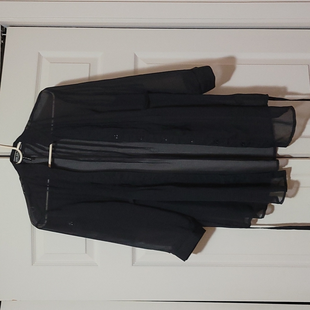 Buttoned see trough tie waist tunic .